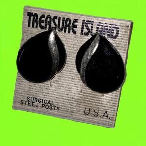 TREASURE ISLAND VINTAGE 80'S BLACK AND SILVER STUD EARRINGS
